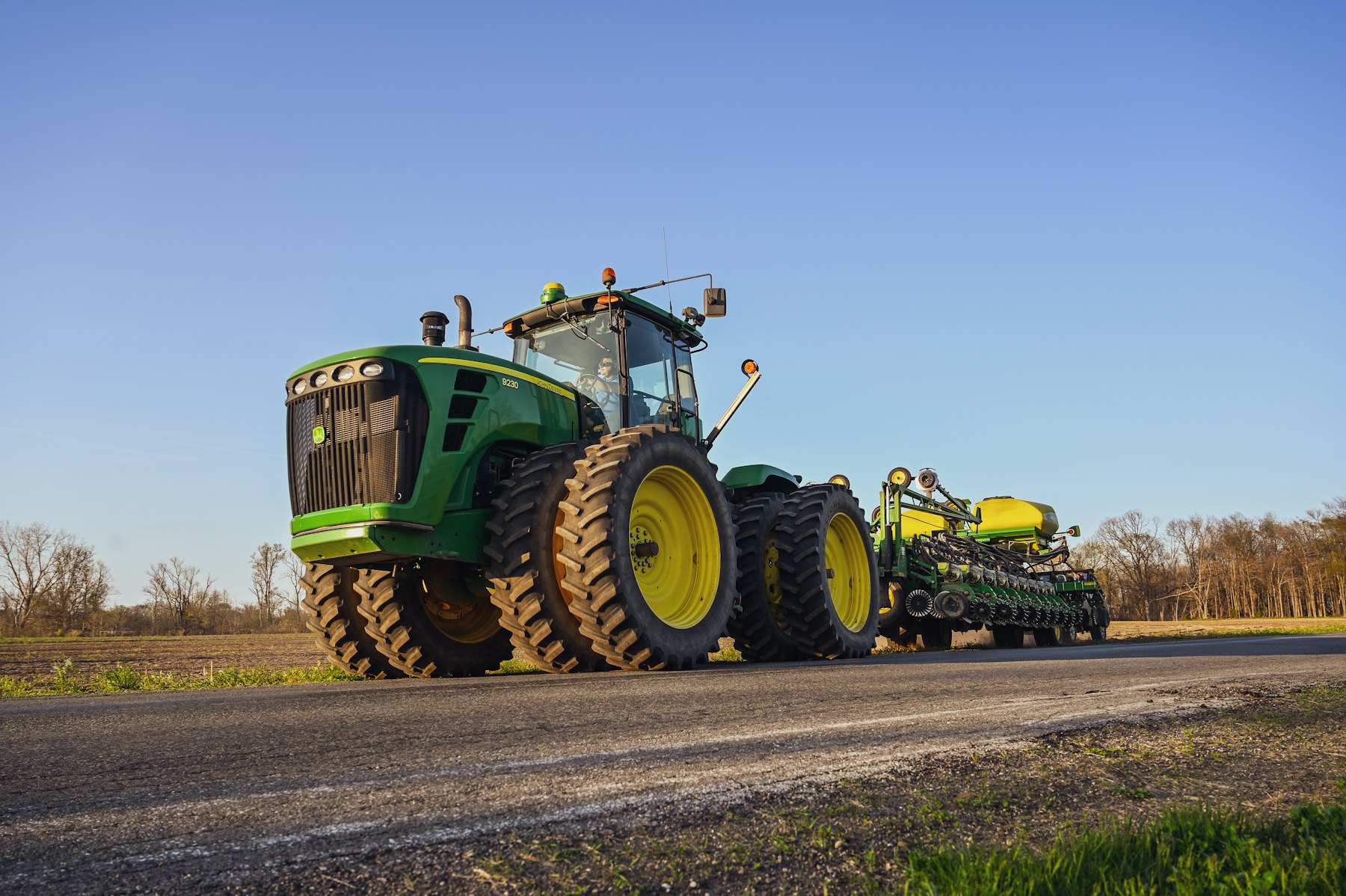 Tractor and planter on a US farm